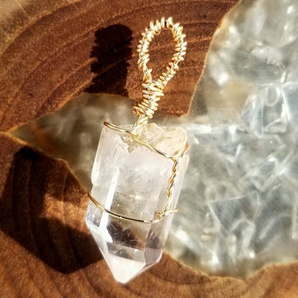 The Krystal Perspective Jewelry - Quartz Pendant 🌙🌟